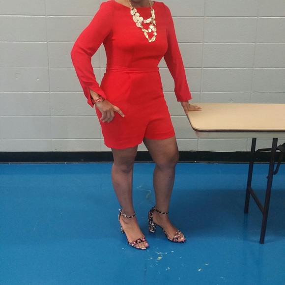 H&M red short romper, low cut back, sz 10 - Picture 2 of 6